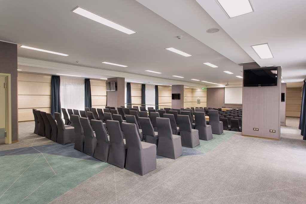 Doubletree By Hilton Hotel Cluj - City Plaza Удобства фото